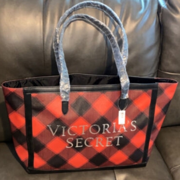 Victoria's Secret Red Black Plaid Holiday Weekender Tote Limited Edition 2021 - Picture 5 of 5